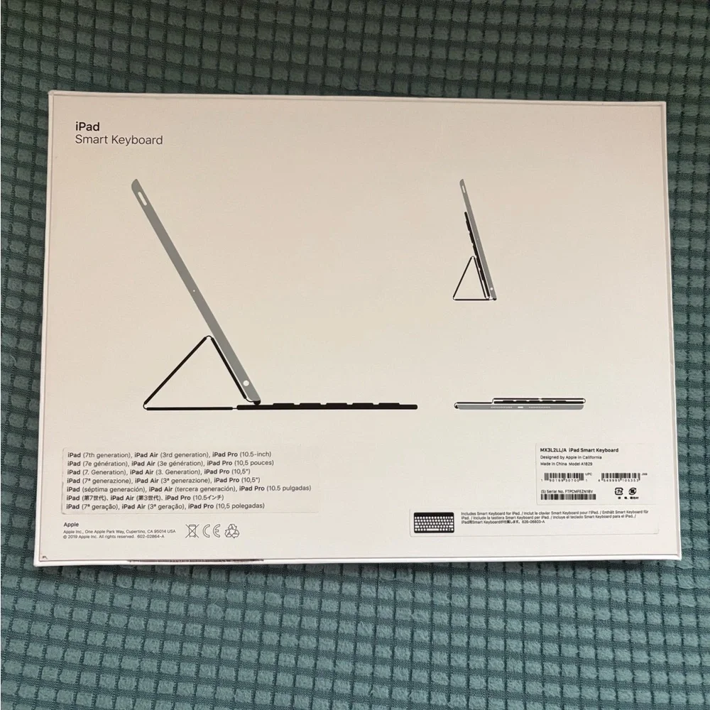 Apple Smart Keyboard Folio in Black